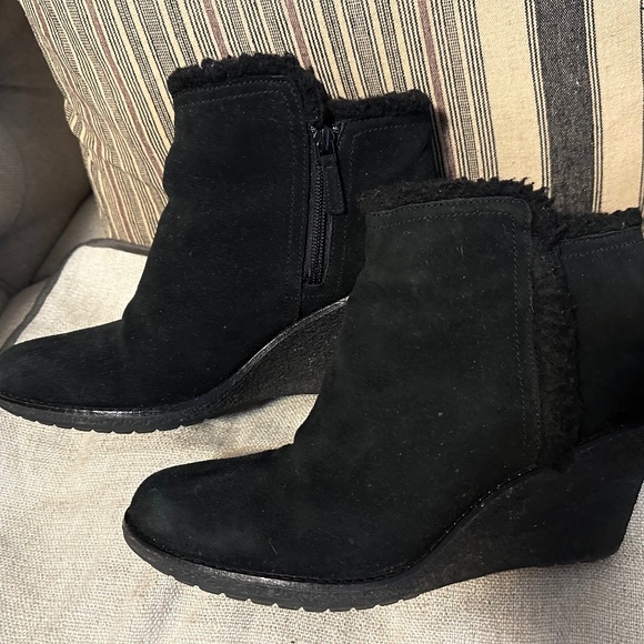 Cole Haan "Michelle" Waterproof Suede Shearling Lined Wedge Ankle Boots in Black - Picture 1 of 4